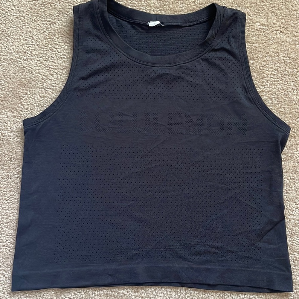 Lululemon train to be tank